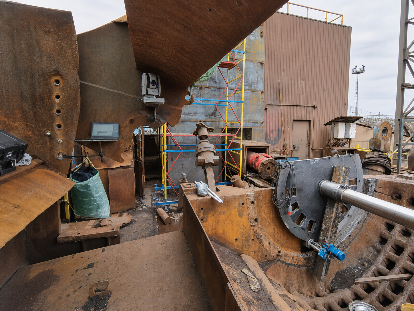 Установка мобильного фрезерного станка на корпусе цердиратора Metso